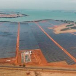 Vue d'avion du La parc solaire de Pereira Barreto au Brésil, composé de près de 600 000 panneaux photovoltaïques, opéré par EDPR